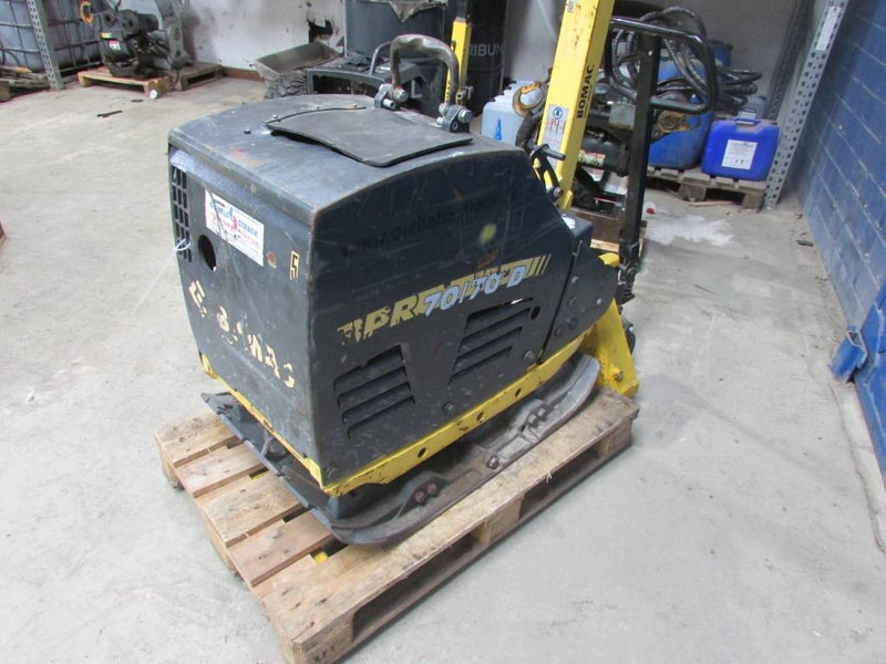 Bomag BPR 70/70 D Rüttelplatte 7.500 EUR - Vibro ploča: slika Bomag BPR 70/70 D Rüttelplatte 7.500 EUR - Vibro ploča Bomag BPR 70/70 D Rüttelplatte 7.500 EUR - Vibro ploča: slika Bomag BPR 70/70 D Rüttelplatte 7.500 EUR - Vibro ploča