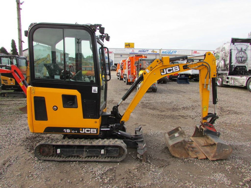 JCB 19 C-1 Minibagger 18.500 EUR - Mini bager: slika JCB 19 C-1 Minibagger 18.500 EUR - Mini bager JCB 19 C-1 Minibagger 18.500 EUR - Mini bager: slika JCB 19 C-1 Minibagger 18.500 EUR - Mini bager