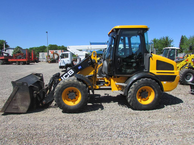 JCB 409 Radlader 29.000 EUR - Utovarivač na kotačima: slika JCB 409 Radlader 29.000 EUR - Utovarivač na kotačima JCB 409 Radlader 29.000 EUR - Utovarivač na kotačima: slika JCB 409 Radlader 29.000 EUR - Utovarivač na kotačima