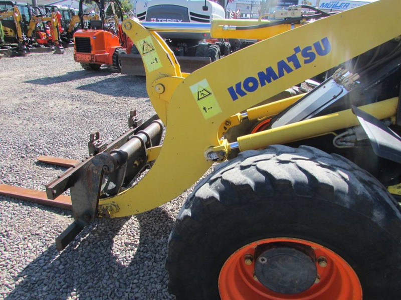 Komatsu WA 100 M-5 Radlader 14.000 EUR - Utovarivač na kotačima: slika Komatsu WA 100 M-5 Radlader 14.000 EUR - Utovarivač na kotačima Komatsu WA 100 M-5 Radlader 14.000 EUR - Utovarivač na kotačima: slika Komatsu WA 100 M-5 Radlader 14.000 EUR - Utovarivač na kotačima