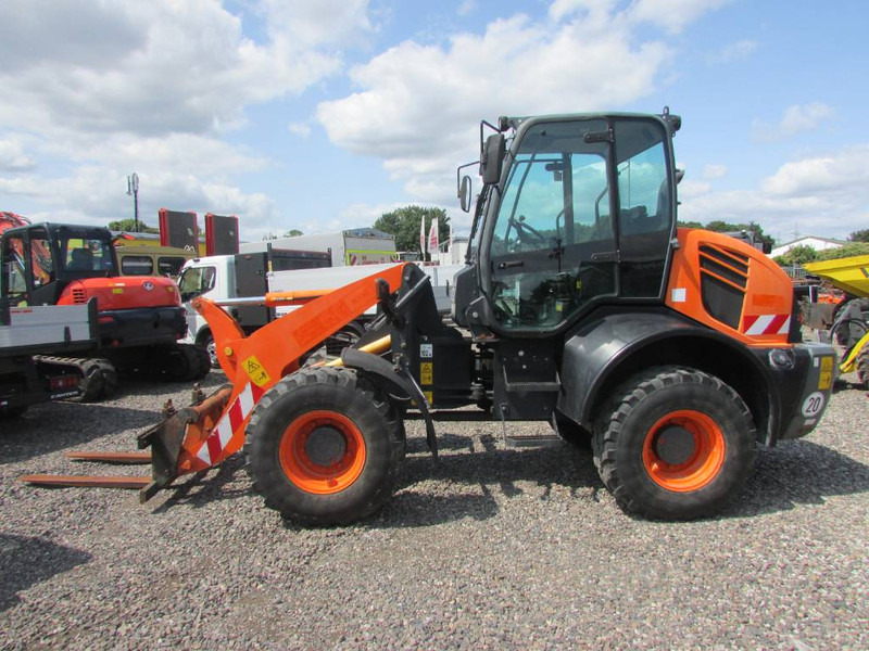 Komatsu WA 100 M-7 Radlader 31.000 EUR - Utovarivač na kotačima: slika Komatsu WA 100 M-7 Radlader 31.000 EUR - Utovarivač na kotačima Komatsu WA 100 M-7 Radlader 31.000 EUR - Utovarivač na kotačima: slika Komatsu WA 100 M-7 Radlader 31.000 EUR - Utovarivač na kotačima