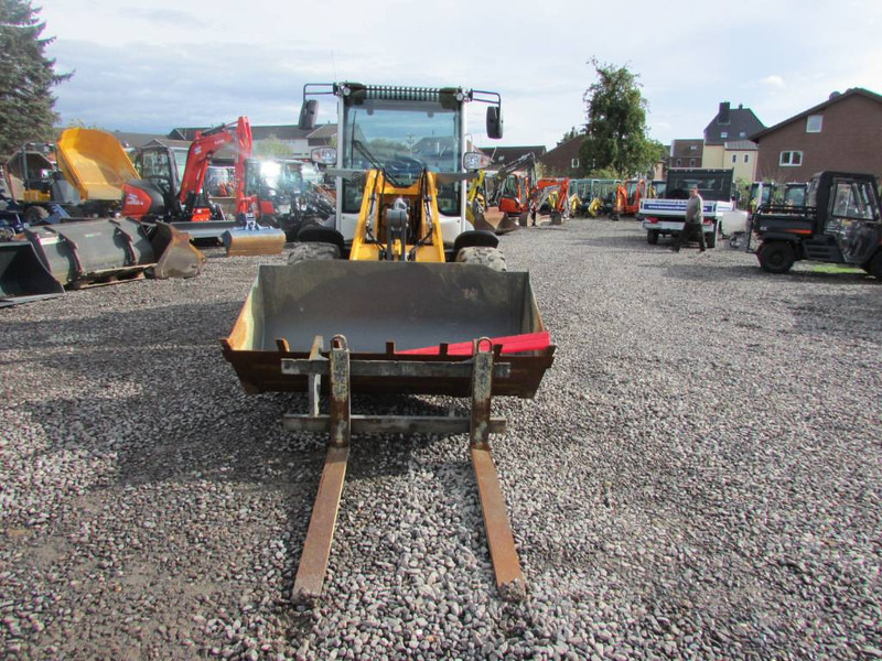 Liebherr L 506 Compact Radlader 46.500 EUR netto L506C - Utovarivač na kotačima: slika Liebherr L 506 Compact Radlader 46.500 EUR netto L506C - Utovarivač na kotačima Liebherr L 506 Compact Radlader 46.500 EUR netto L506C - Utovarivač na kotačima: slika Liebherr L 506 Compact Radlader 46.500 EUR netto L506C - Utovarivač na kotačima