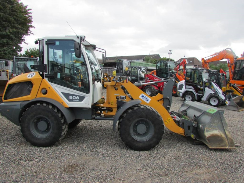 Liebherr L 506 Compact Radlader L506 41.500 EUR - Utovarivač na kotačima: slika Liebherr L 506 Compact Radlader L506 41.500 EUR - Utovarivač na kotačima Liebherr L 506 Compact Radlader L506 41.500 EUR - Utovarivač na kotačima: slika Liebherr L 506 Compact Radlader L506 41.500 EUR - Utovarivač na kotačima