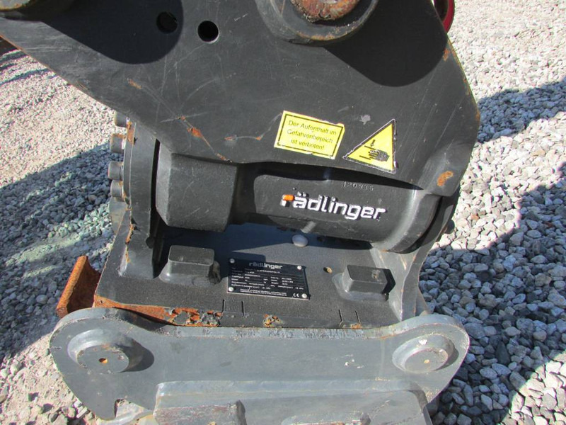 Sany SY 26 U Powertilt HS 03 / 26.500 EUR - Mini bager: slika Sany SY 26 U Powertilt HS 03 / 26.500 EUR - Mini bager Sany SY 26 U Powertilt HS 03 / 26.500 EUR - Mini bager: slika Sany SY 26 U Powertilt HS 03 / 26.500 EUR - Mini bager