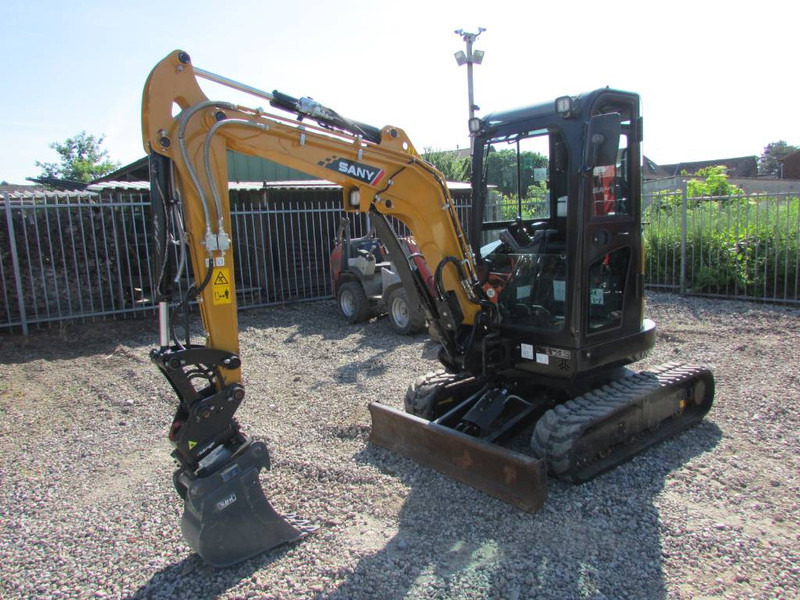 Sany SY 26 U Powertilt HS 03 / 26.500 EUR - Mini bager: slika Sany SY 26 U Powertilt HS 03 / 26.500 EUR - Mini bager Sany SY 26 U Powertilt HS 03 / 26.500 EUR - Mini bager: slika Sany SY 26 U Powertilt HS 03 / 26.500 EUR - Mini bager