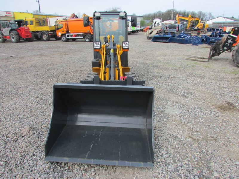 Schäffer 2428 SLT Schmalspur Radlader 32.500 Schaeffer - Kompaktni utovarivač gusjeničar: slika Schäffer 2428 SLT Schmalspur Radlader 32.500 Schaeffer - Kompaktni utovarivač gusjeničar Schäffer 2428 SLT Schmalspur Radlader 32.500 Schaeffer - Kompaktni utovarivač gusjeničar: slika Schäffer 2428 SLT Schmalspur Radlader 32.500 Schaeffer - Kompaktni utovarivač gusjeničar