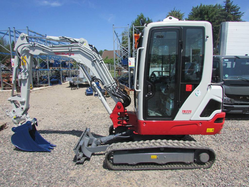 Takeuchi TB 225 Minibagger 42.500 EUR - Mini bager: slika Takeuchi TB 225 Minibagger 42.500 EUR - Mini bager Takeuchi TB 225 Minibagger 42.500 EUR - Mini bager: slika Takeuchi TB 225 Minibagger 42.500 EUR - Mini bager