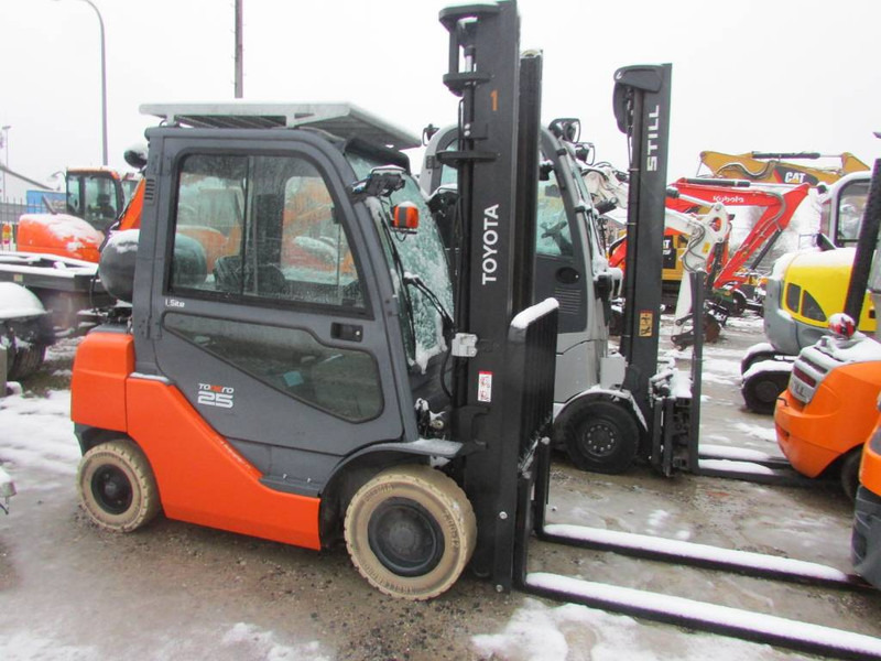 Toyota 02-8 FGF 25 Tonero 25 Gas Stapler - Plinski viličar: slika Toyota 02-8 FGF 25 Tonero 25 Gas Stapler - Plinski viličar Toyota 02-8 FGF 25 Tonero 25 Gas Stapler - Plinski viličar: slika Toyota 02-8 FGF 25 Tonero 25 Gas Stapler - Plinski viličar