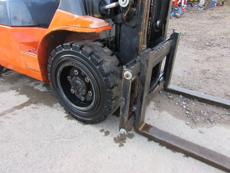 Toyota 62-7 FDF 30 Diesel Gabelstapler 10.500 EUR - Diesel viličar: slika Toyota 62-7 FDF 30 Diesel Gabelstapler 10.500 EUR - Diesel viličar Toyota 62-7 FDF 30 Diesel Gabelstapler 10.500 EUR - Diesel viličar: slika Toyota 62-7 FDF 30 Diesel Gabelstapler 10.500 EUR - Diesel viličar