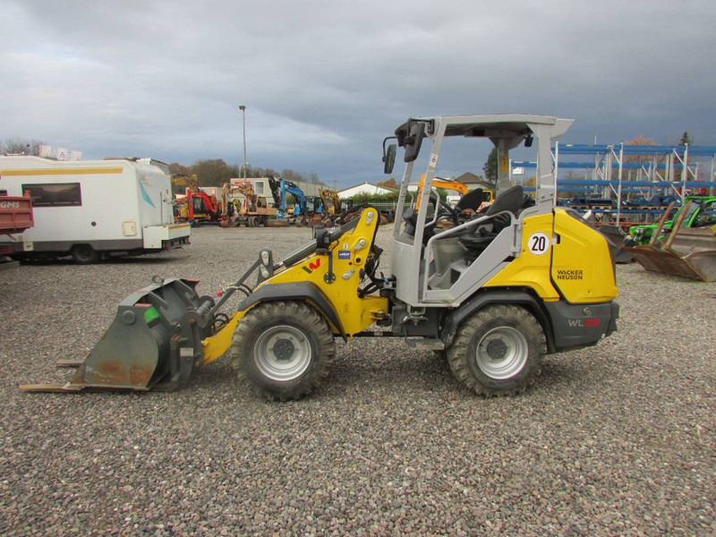 WACKER NEUSON WL 28 Radlader - Utovarivač na kotačima: slika WACKER NEUSON WL 28 Radlader - Utovarivač na kotačima WACKER NEUSON WL 28 Radlader - Utovarivač na kotačima: slika WACKER NEUSON WL 28 Radlader - Utovarivač na kotačima