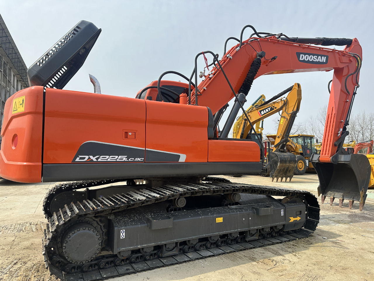 DOOSAN DX225LC-9C - Bager gusjeničar: slika DOOSAN DX225LC-9C - Bager gusjeničar DOOSAN DX225LC-9C - Bager gusjeničar: slika DOOSAN DX225LC-9C - Bager gusjeničar