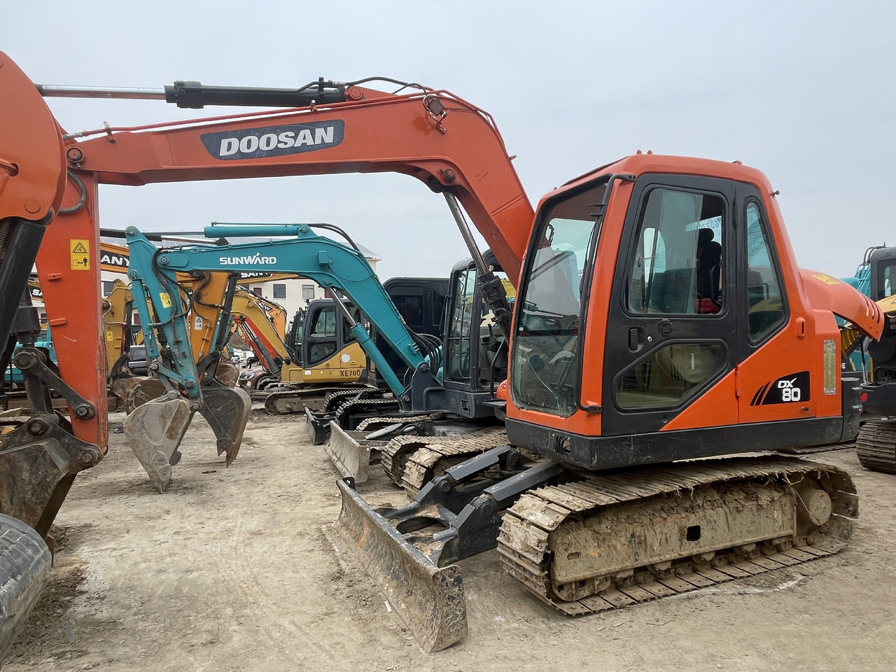 DOOSAN DX80 - Bager gusjeničar: slika DOOSAN DX80 - Bager gusjeničar DOOSAN DX80 - Bager gusjeničar: slika DOOSAN DX80 - Bager gusjeničar