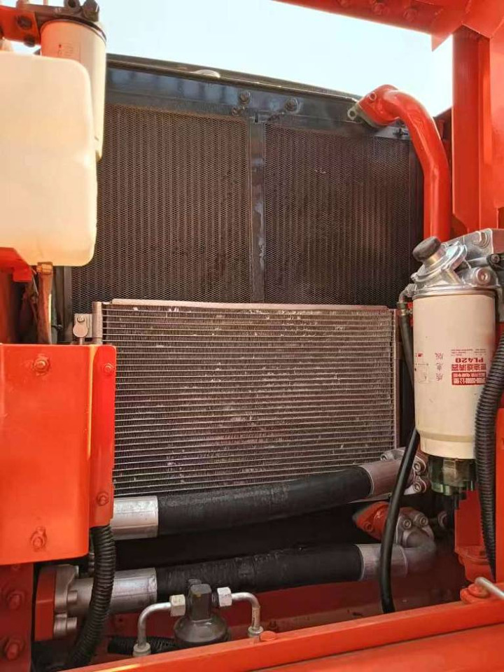 Bager gusjeničar Doosan DX150: slika Bager gusjeničar Doosan DX150