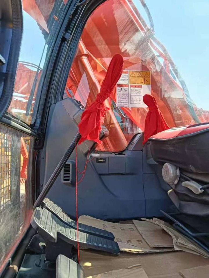 Bager gusjeničar Doosan DX150: slika Bager gusjeničar Doosan DX150