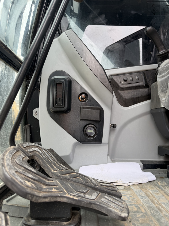 HYUNDAI HX220HD - Bager gusjeničar: slika HYUNDAI HX220HD - Bager gusjeničar HYUNDAI HX220HD - Bager gusjeničar: slika HYUNDAI HX220HD - Bager gusjeničar