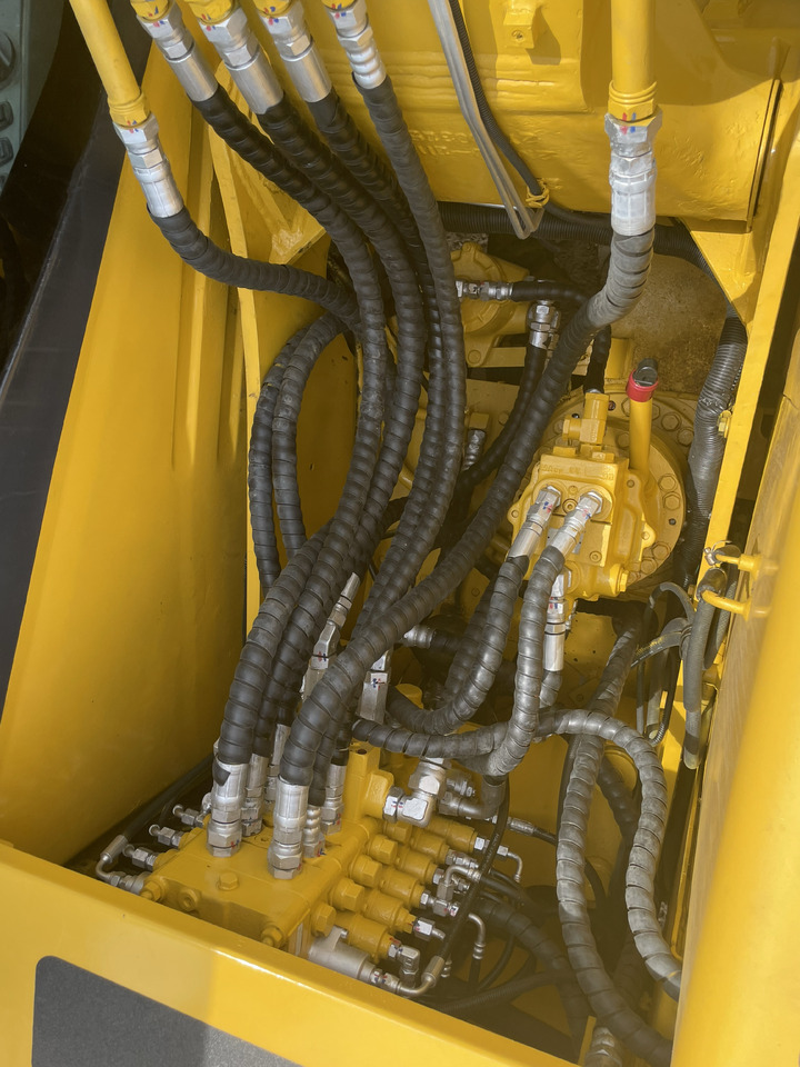 KOMATSU PC 130-7 - Mini bager: slika KOMATSU PC 130-7 - Mini bager KOMATSU PC 130-7 - Mini bager: slika KOMATSU PC 130-7 - Mini bager