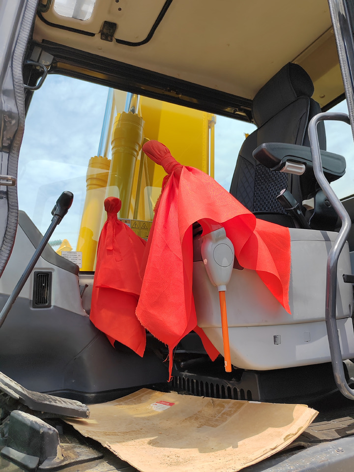 Bager gusjeničar KOMATSU PC160: slika Bager gusjeničar KOMATSU PC160