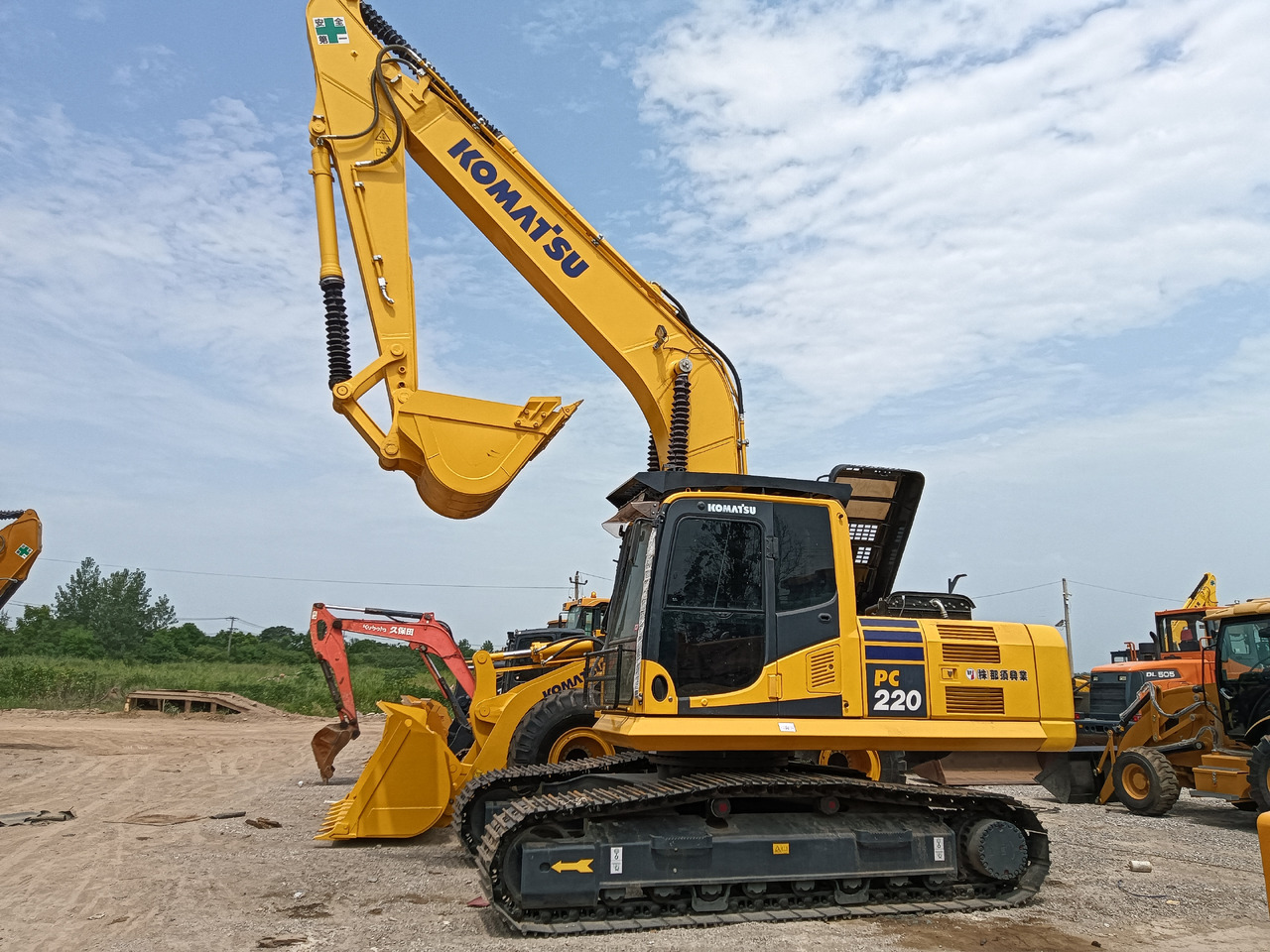 KOMATSU PC200-8 - Bager gusjeničar: slika KOMATSU PC200-8 - Bager gusjeničar KOMATSU PC200-8 - Bager gusjeničar: slika KOMATSU PC200-8 - Bager gusjeničar