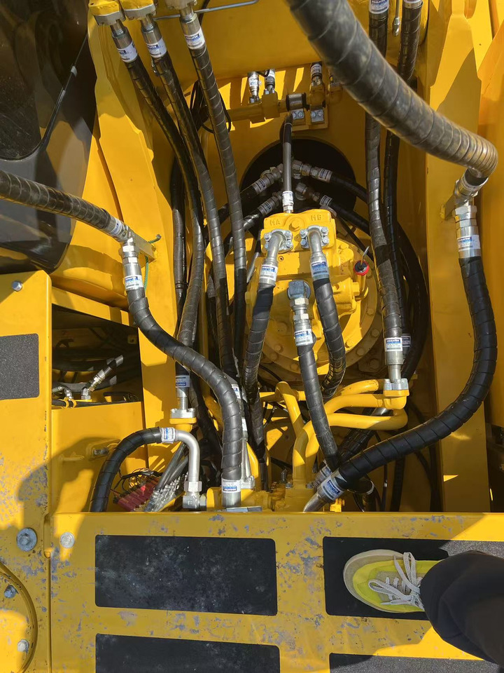 Bager gusjeničar KOMATSU PC300-7: slika Bager gusjeničar KOMATSU PC300-7