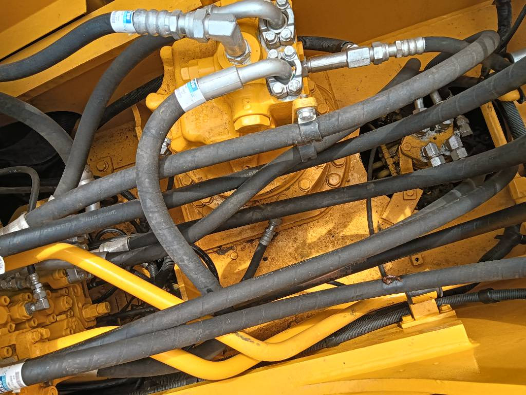 Bager gusjeničar Komatsu PC 210-8: slika Bager gusjeničar Komatsu PC 210-8