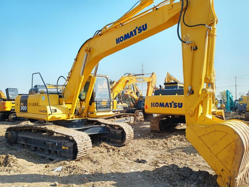 Komatsu PC 300 - Bager gusjeničar: slika Komatsu PC 300 - Bager gusjeničar Komatsu PC 300 - Bager gusjeničar: slika Komatsu PC 300 - Bager gusjeničar