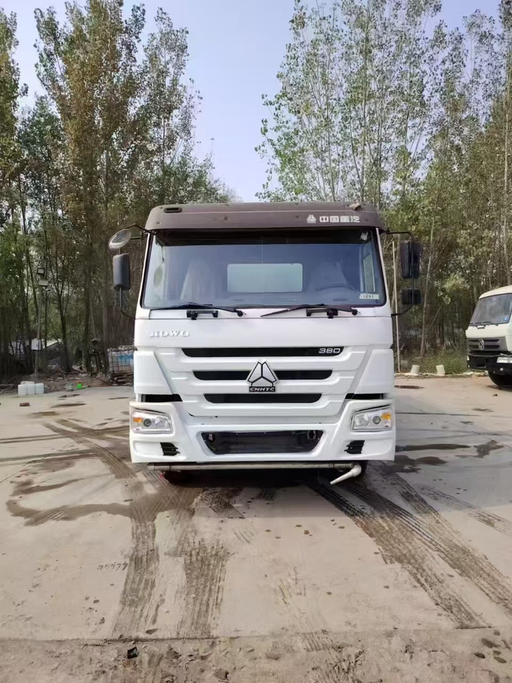 SINOTRUK HOWO sprinkler - Kamion cisterna: slika SINOTRUK HOWO sprinkler - Kamion cisterna SINOTRUK HOWO sprinkler - Kamion cisterna: slika SINOTRUK HOWO sprinkler - Kamion cisterna