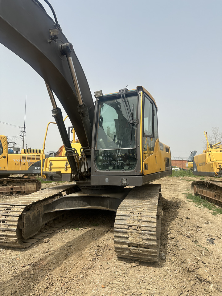 VOLVO EC220D - Bager gusjeničar: slika VOLVO EC220D - Bager gusjeničar VOLVO EC220D - Bager gusjeničar: slika VOLVO EC220D - Bager gusjeničar