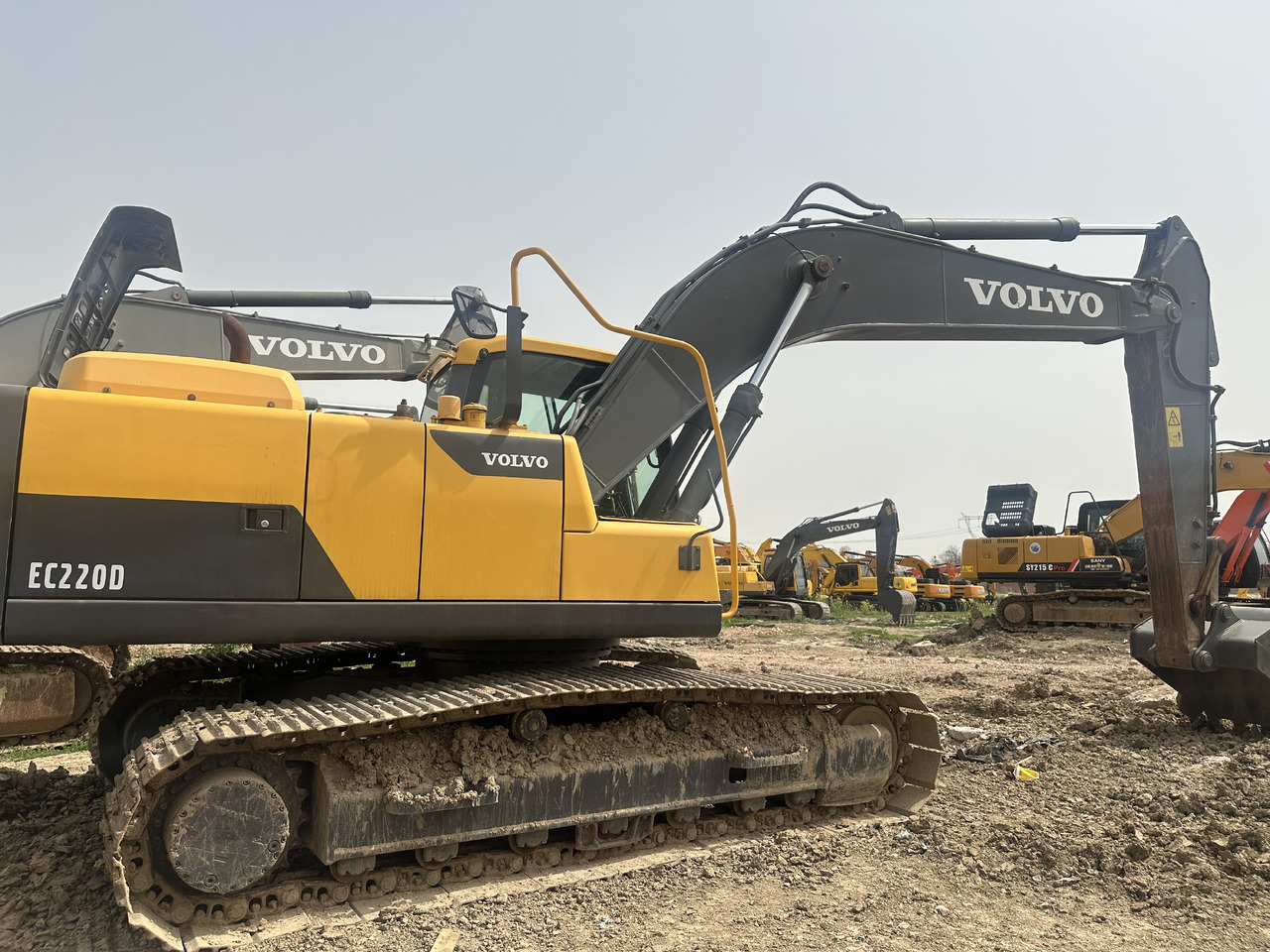VOLVO EC220D - Bager gusjeničar: slika VOLVO EC220D - Bager gusjeničar VOLVO EC220D - Bager gusjeničar: slika VOLVO EC220D - Bager gusjeničar