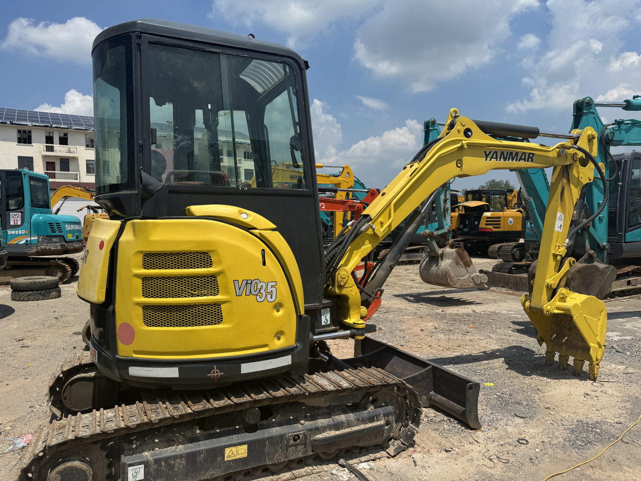 YANMAR VIO35-6 - Mini bager: slika YANMAR VIO35-6 - Mini bager YANMAR VIO35-6 - Mini bager: slika YANMAR VIO35-6 - Mini bager