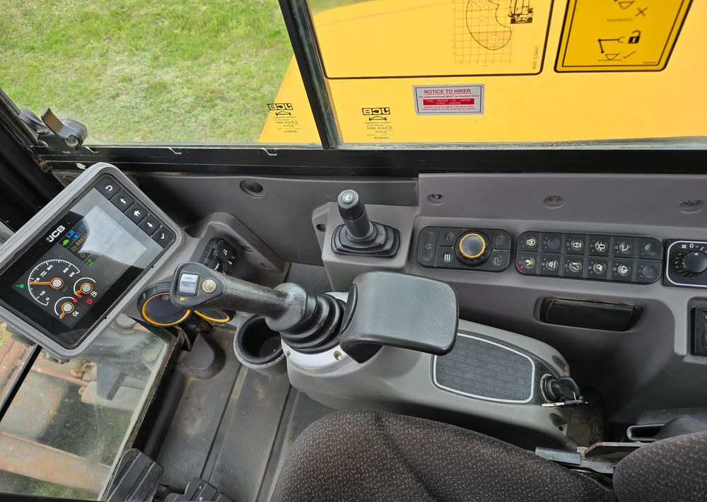 JCB - Bager gusjeničar: slika JCB - Bager gusjeničar JCB - Bager gusjeničar: slika JCB - Bager gusjeničar