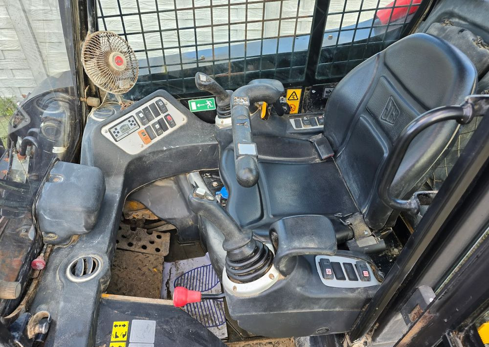 JCB - Mini utovarivač: slika JCB - Mini utovarivač JCB - Mini utovarivač: slika JCB - Mini utovarivač