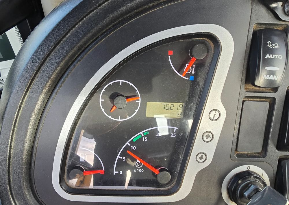 JCB - Rovokopač-utovarivač: slika JCB - Rovokopač-utovarivač JCB - Rovokopač-utovarivač: slika JCB - Rovokopač-utovarivač