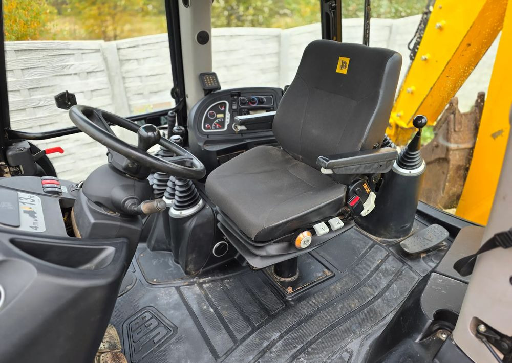 JCB - Rovokopač-utovarivač: slika JCB - Rovokopač-utovarivač JCB - Rovokopač-utovarivač: slika JCB - Rovokopač-utovarivač