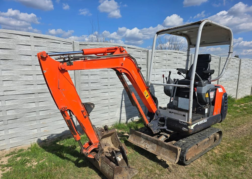 Kubota - Mini bager: slika Kubota - Mini bager Kubota - Mini bager: slika Kubota - Mini bager