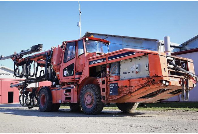 Tamrock AXERA T12 DATA-3.15 - Platforma za bušenje: slika Tamrock AXERA T12 DATA-3.15 - Platforma za bušenje Tamrock AXERA T12 DATA-3.15 - Platforma za bušenje: slika Tamrock AXERA T12 DATA-3.15 - Platforma za bušenje