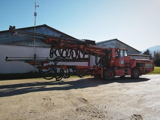 Tamrock AXERA T12 DATA-3.15 - Platforma za bušenje: slika Tamrock AXERA T12 DATA-3.15 - Platforma za bušenje Tamrock AXERA T12 DATA-3.15 - Platforma za bušenje: slika Tamrock AXERA T12 DATA-3.15 - Platforma za bušenje