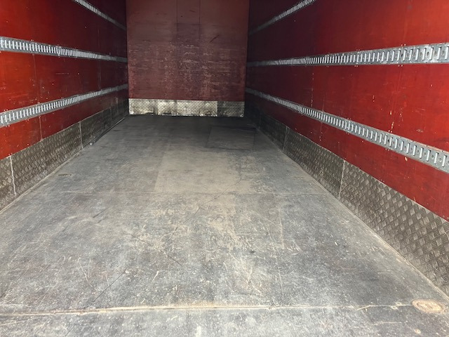 Kamion sandučar Iveco EuroCargo 180 E24: slika Kamion sandučar Iveco EuroCargo 180 E24