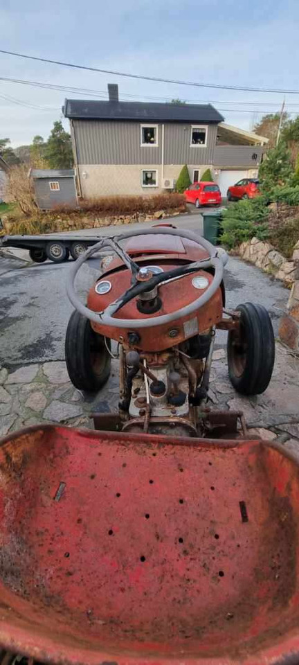 1958 Massey Ferguson MF 35 traktor (rep.-objekt) - Traktor: slika 1958 Massey Ferguson MF 35 traktor (rep.-objekt) - Traktor 1958 Massey Ferguson MF 35 traktor (rep.-objekt) - Traktor: slika 1958 Massey Ferguson MF 35 traktor (rep.-objekt) - Traktor