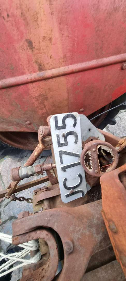 1958 Massey Ferguson MF 35 traktor (rep.-objekt) - Traktor: slika 1958 Massey Ferguson MF 35 traktor (rep.-objekt) - Traktor 1958 Massey Ferguson MF 35 traktor (rep.-objekt) - Traktor: slika 1958 Massey Ferguson MF 35 traktor (rep.-objekt) - Traktor