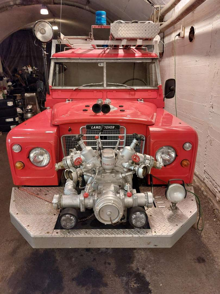 1977 Land Rover Firetruck 109 serie 3 - Vatrogasno vozilo: slika 1977 Land Rover Firetruck 109 serie 3 - Vatrogasno vozilo 1977 Land Rover Firetruck 109 serie 3 - Vatrogasno vozilo: slika 1977 Land Rover Firetruck 109 serie 3 - Vatrogasno vozilo