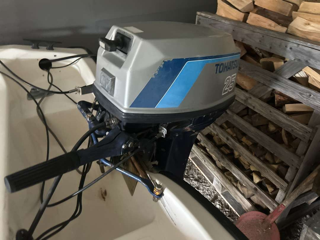 1993 Båtmotor Tohatsu 25 hk - Alat/ Oprema: slika  1993 Båtmotor Tohatsu 25 hk - Alat/ Oprema 1993 Båtmotor Tohatsu 25 hk - Alat/ Oprema: slika  1993 Båtmotor Tohatsu 25 hk - Alat/ Oprema