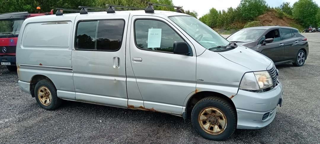 2008 Toyota Hiace 4WD og 2007 Toyota Hiace selges samlet - Automobil: slika 2008 Toyota Hiace 4WD og 2007 Toyota Hiace selges samlet - Automobil 2008 Toyota Hiace 4WD og 2007 Toyota Hiace selges samlet - Automobil: slika 2008 Toyota Hiace 4WD og 2007 Toyota Hiace selges samlet - Automobil