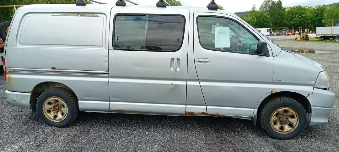 2008 Toyota Hiace 4WD og 2007 Toyota Hiace selges samlet - Automobil: slika 2008 Toyota Hiace 4WD og 2007 Toyota Hiace selges samlet - Automobil 2008 Toyota Hiace 4WD og 2007 Toyota Hiace selges samlet - Automobil: slika 2008 Toyota Hiace 4WD og 2007 Toyota Hiace selges samlet - Automobil