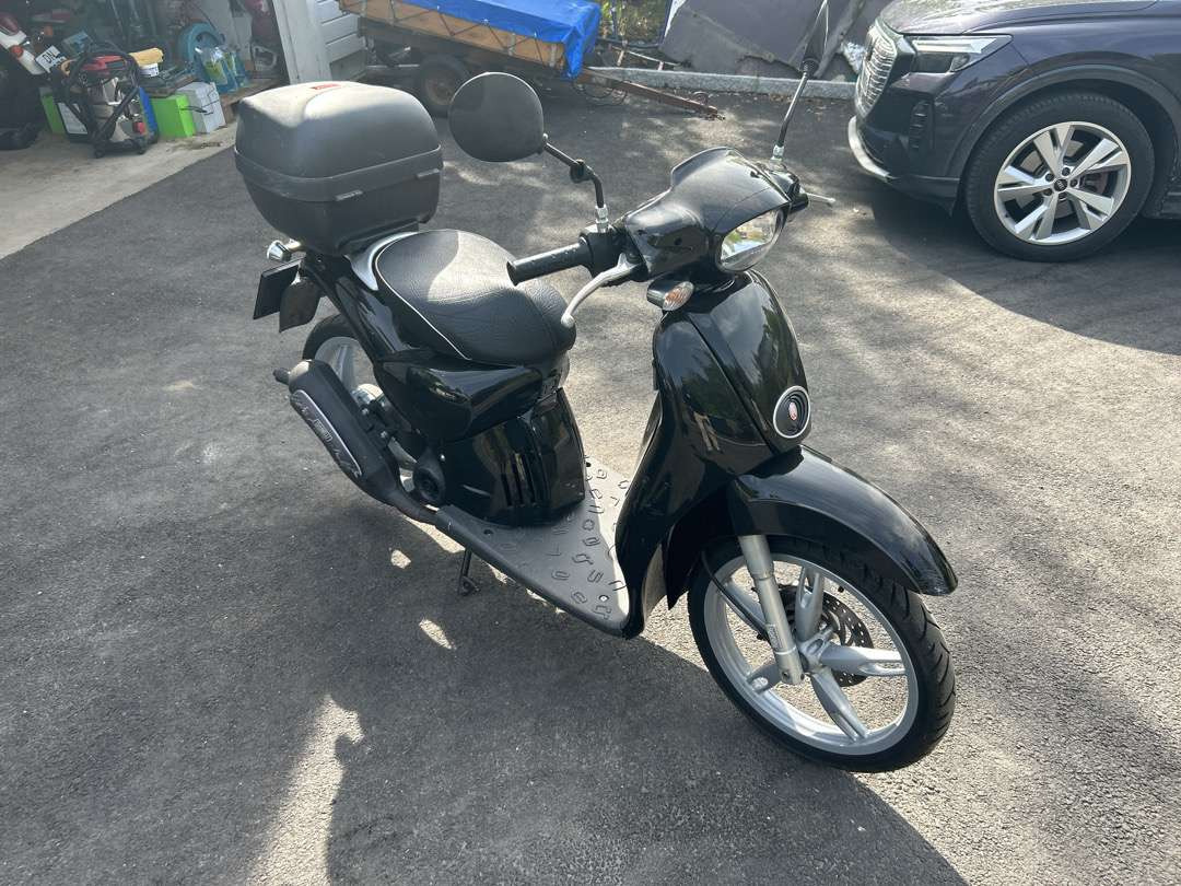 2011 Moped APRILIA APRILIA SCARABEO50 2T NERO APR - Prikolica za motocikl: slika 2011 Moped APRILIA APRILIA SCARABEO50 2T NERO APR - Prikolica za motocikl 2011 Moped APRILIA APRILIA SCARABEO50 2T NERO APR - Prikolica za motocikl: slika 2011 Moped APRILIA APRILIA SCARABEO50 2T NERO APR - Prikolica za motocikl