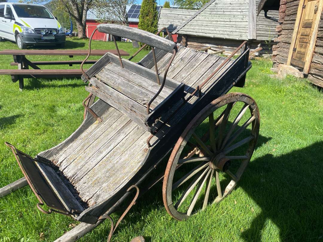 Hestekjerre - Alat/ Oprema: slika  Hestekjerre - Alat/ Oprema Hestekjerre - Alat/ Oprema: slika  Hestekjerre - Alat/ Oprema