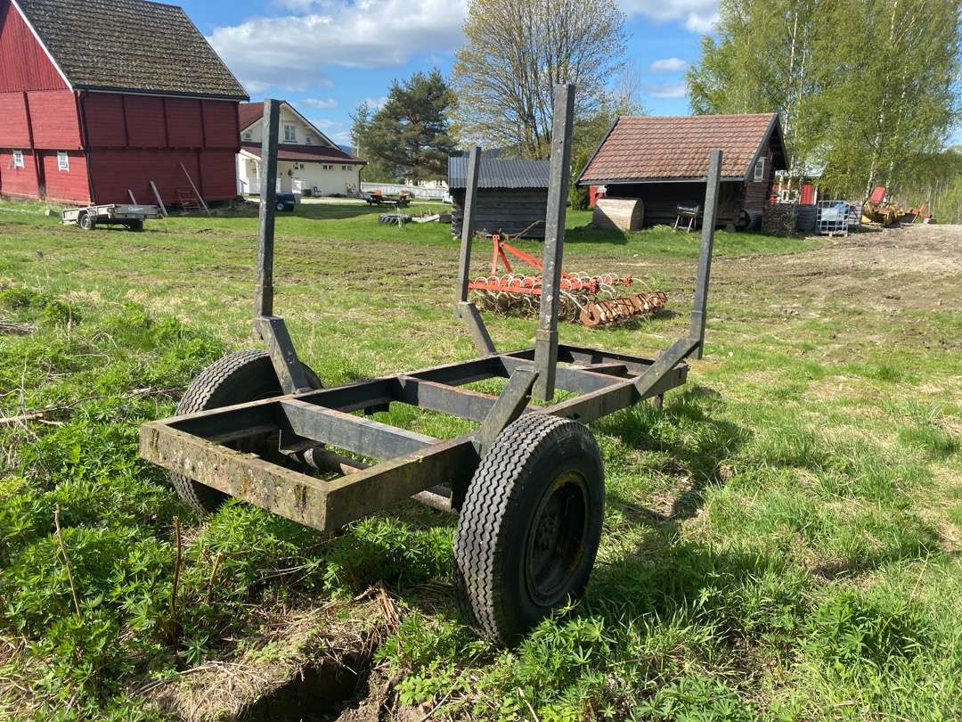 Tømmerhenger til traktor - Traktorska šumska prikolica: slika Tømmerhenger til traktor - Traktorska šumska prikolica Tømmerhenger til traktor - Traktorska šumska prikolica: slika Tømmerhenger til traktor - Traktorska šumska prikolica