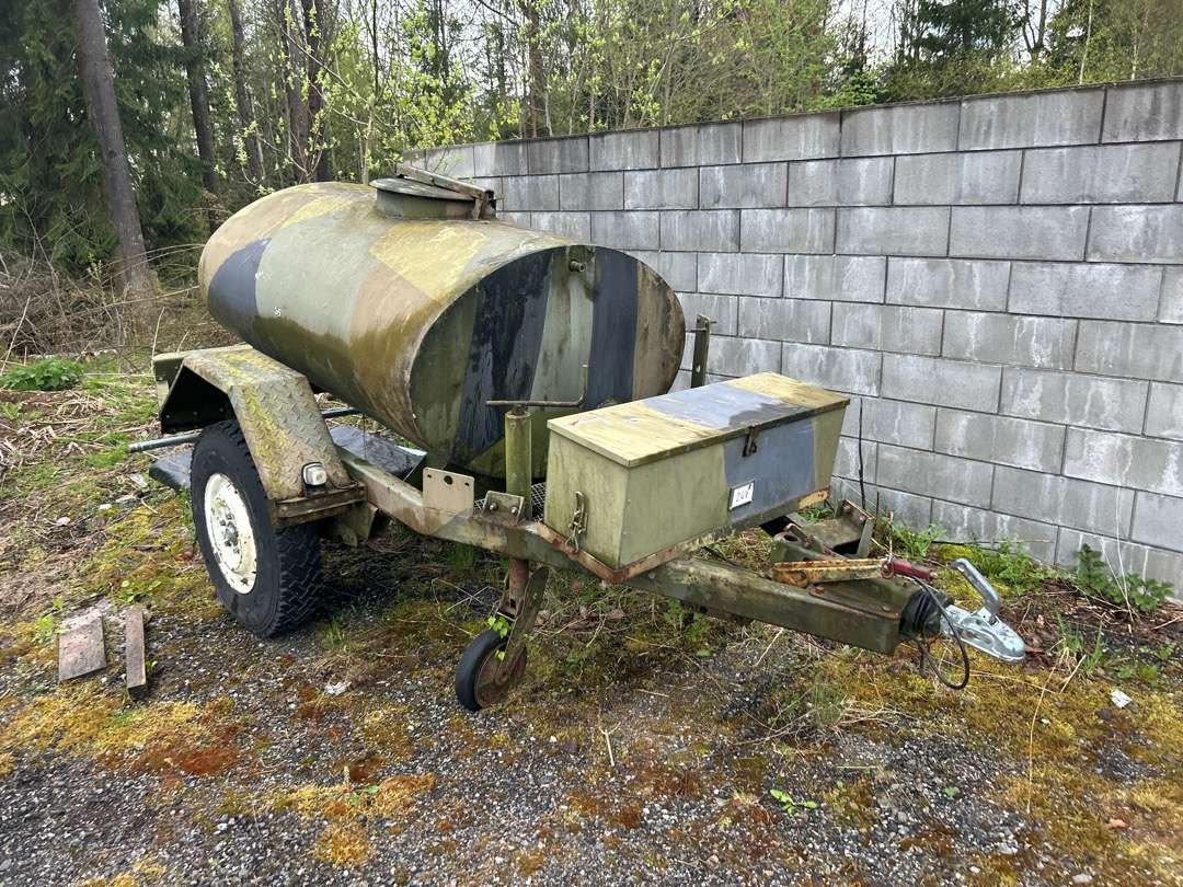 Vanntankhenger 1000 liter - Prikolica cisterna: slika Vanntankhenger 1000 liter - Prikolica cisterna Vanntankhenger 1000 liter - Prikolica cisterna: slika Vanntankhenger 1000 liter - Prikolica cisterna