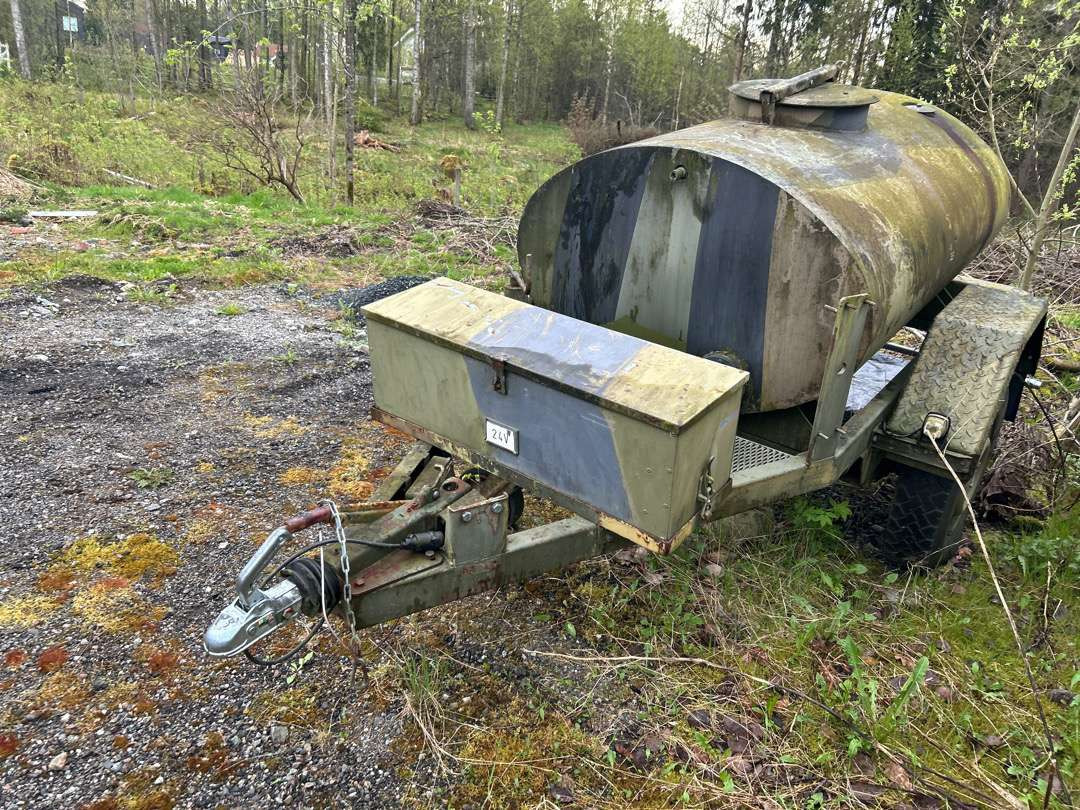 Vanntankhenger 1000 liter - Prikolica cisterna: slika Vanntankhenger 1000 liter - Prikolica cisterna Vanntankhenger 1000 liter - Prikolica cisterna: slika Vanntankhenger 1000 liter - Prikolica cisterna