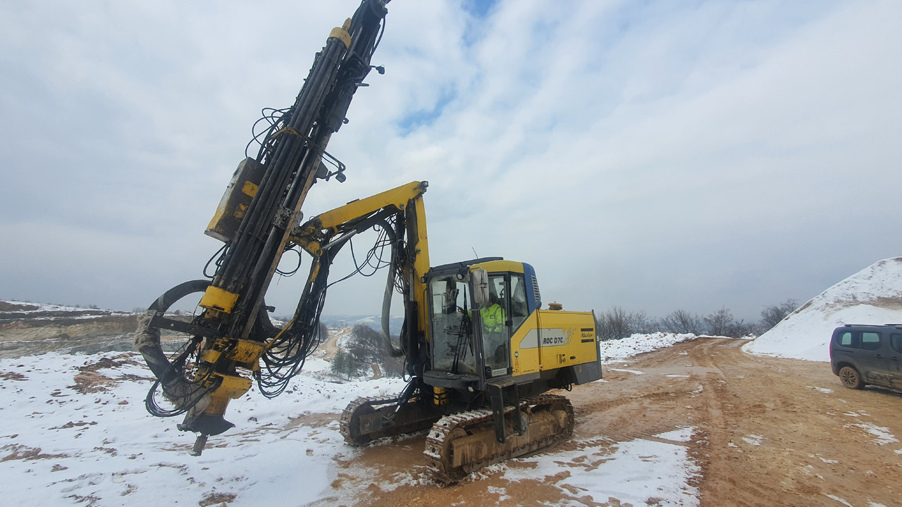 Atlas Copco ROC D7c-11 - Platforma za bušenje: slika Atlas Copco ROC D7c-11 - Platforma za bušenje Atlas Copco ROC D7c-11 - Platforma za bušenje: slika Atlas Copco ROC D7c-11 - Platforma za bušenje