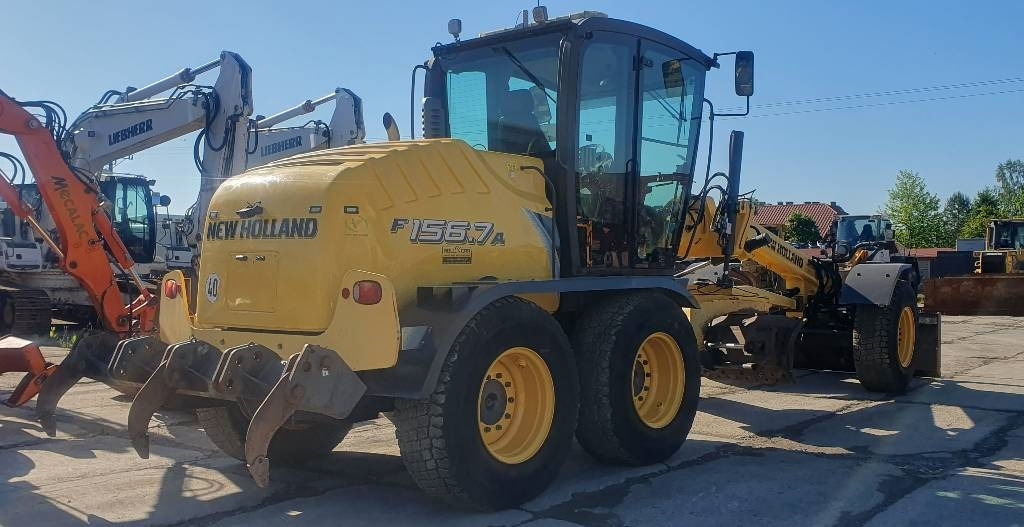 New Holland F 156.7 A - Grejder: slika New Holland F 156.7 A - Grejder New Holland F 156.7 A - Grejder: slika New Holland F 156.7 A - Grejder